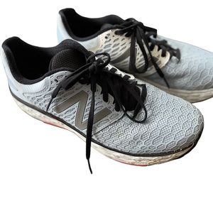 New Balance Vongo Running shoe Size 9